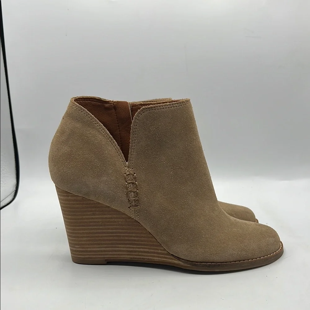 NEW Lucky Brand‎ Sz 9 1/2 Yimmie Suede Tan Wedge Ankle Boot